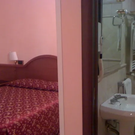 Sandra Hotel Rom