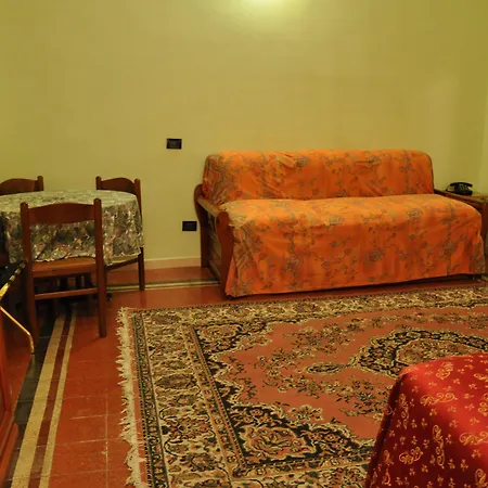 Sandra Hotel