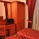 Sandra Hotel