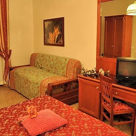 Hotel Sandra