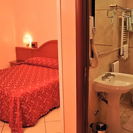 Hotel Sandra *