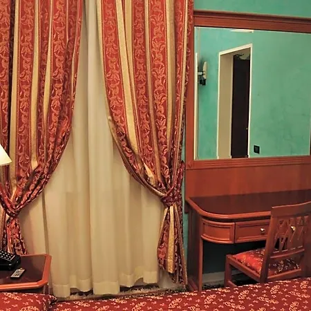 Hotel Sandra *
