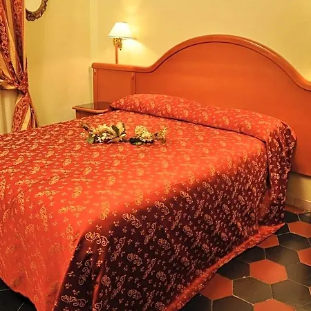 Sandra Hotel Rome