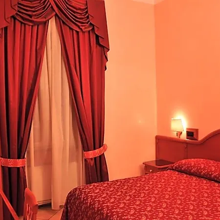 Sandra Hotel