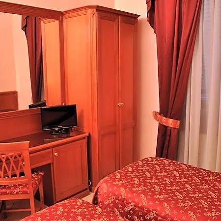 Hotel Sandra *